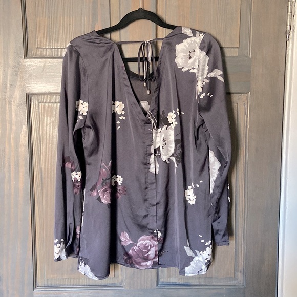 Silk Style Floral Dynamite Blouse - Picture 2 of 2